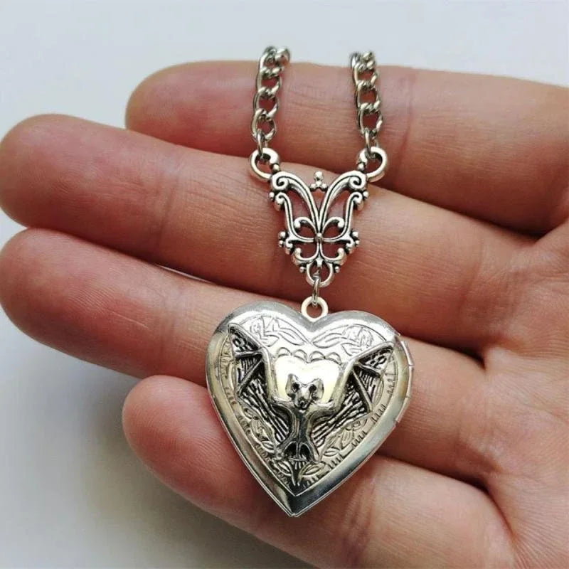 Fashion New  Silver Color Heart Pendant Necklace Stainless Steel Retro Simple Personality Punk Style Men and Women Accessories