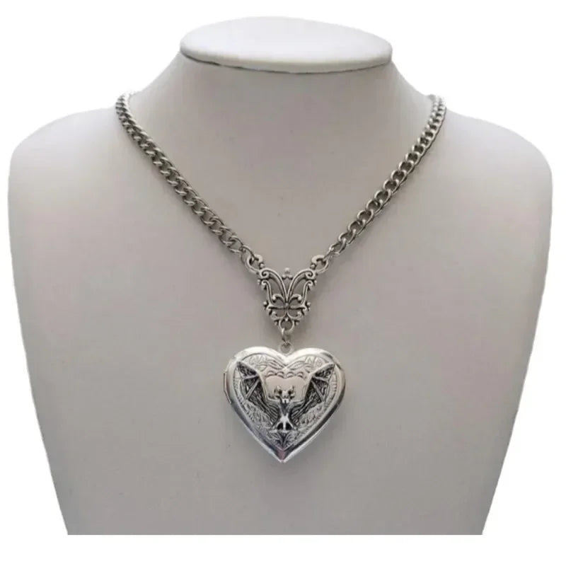 Fashion New  Silver Color Heart Pendant Necklace Stainless Steel Retro Simple Personality Punk Style Men and Women Accessories