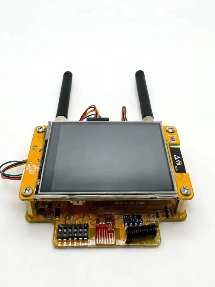 The NM-RF-Hat Companion Hat, Multi-Band RF for ESP32-2432S028 Bruce CYD CC1101 nRF24 PN532 IR TX/RX 433M OOK Power Mgmt TF Slot Smart_Life_Tech