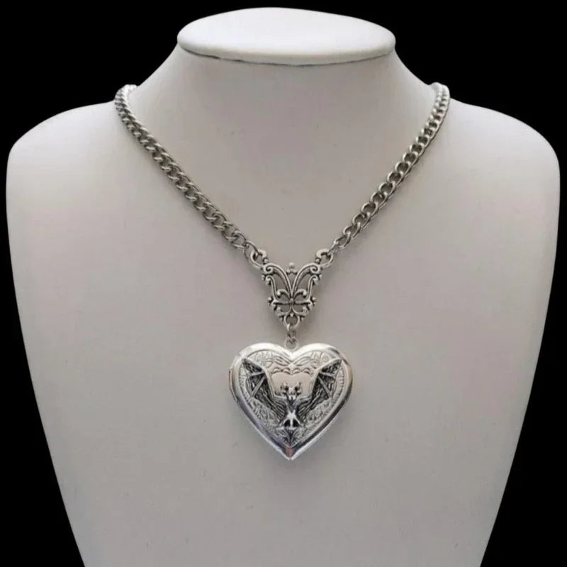 Fashion New  Silver Color Heart Pendant Necklace Stainless Steel Retro Simple Personality Punk Style Men and Women Accessories